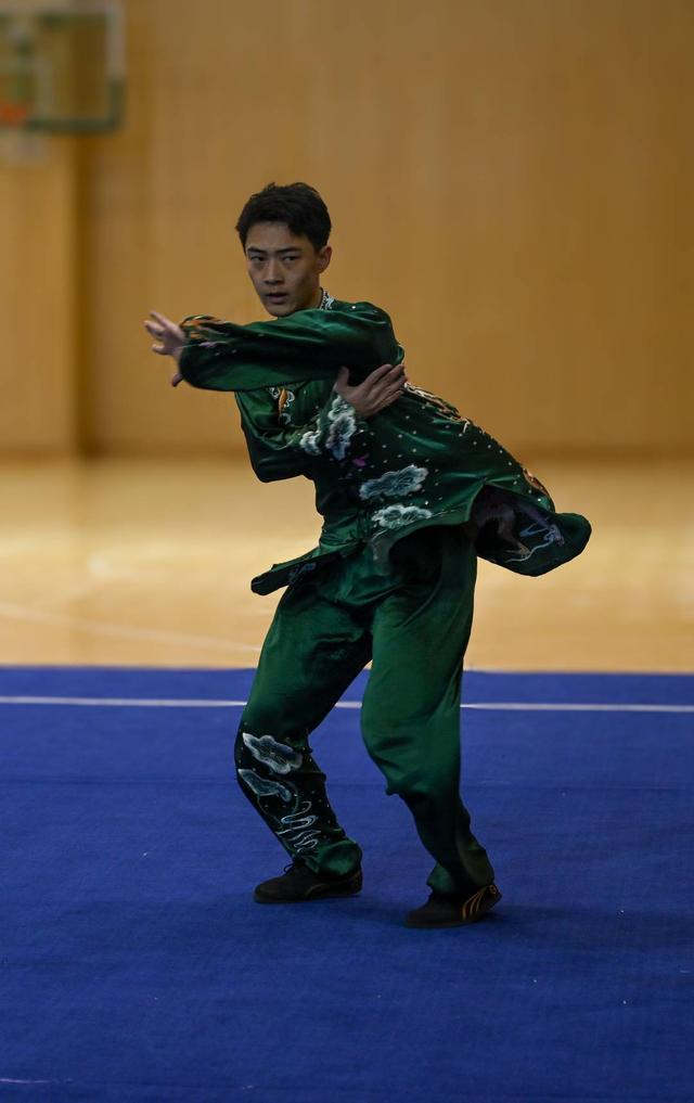 四川武术队冬训练筋骨 曹茂园：全运会至少要见奖牌 ｜备战粤港澳(图3)