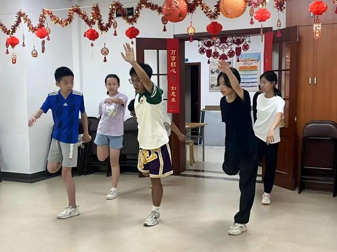 街校联动送上“运动处方” 青少年暑期挑战“体能蜕变”！(图8)