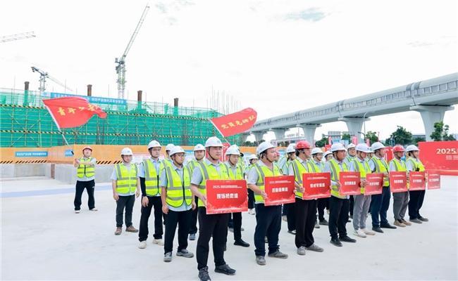 中建一局集团华南建设有限公司科学城体育中心项目举办光明区工务署2025年突发事件综合应急演活动(图2)