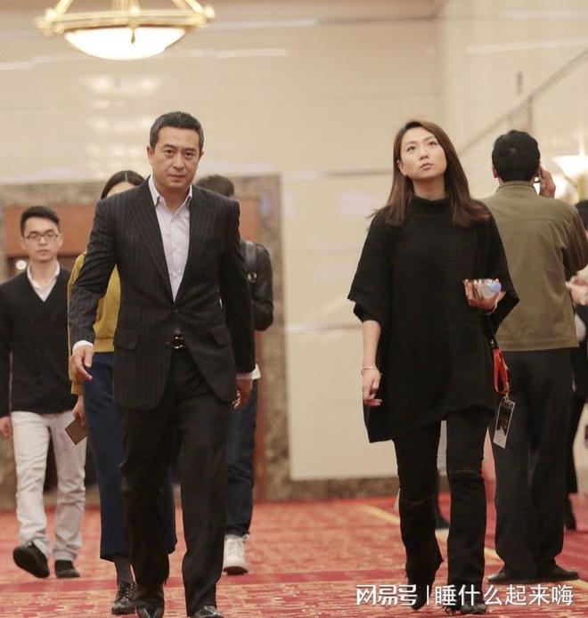 55岁张嘉译现状：西安街头骑三轮与路人打成一片没有明星样！(图10)