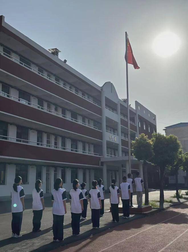 青春砺锋芒 逐梦启新章 光山县第一初级中学七年级新生体能拓展训练结业纪实(图3)