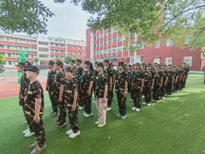 青春砺锋芒 逐梦启新章 光山县第一初级中学七年级新生体能拓展训练结业纪实(图8)