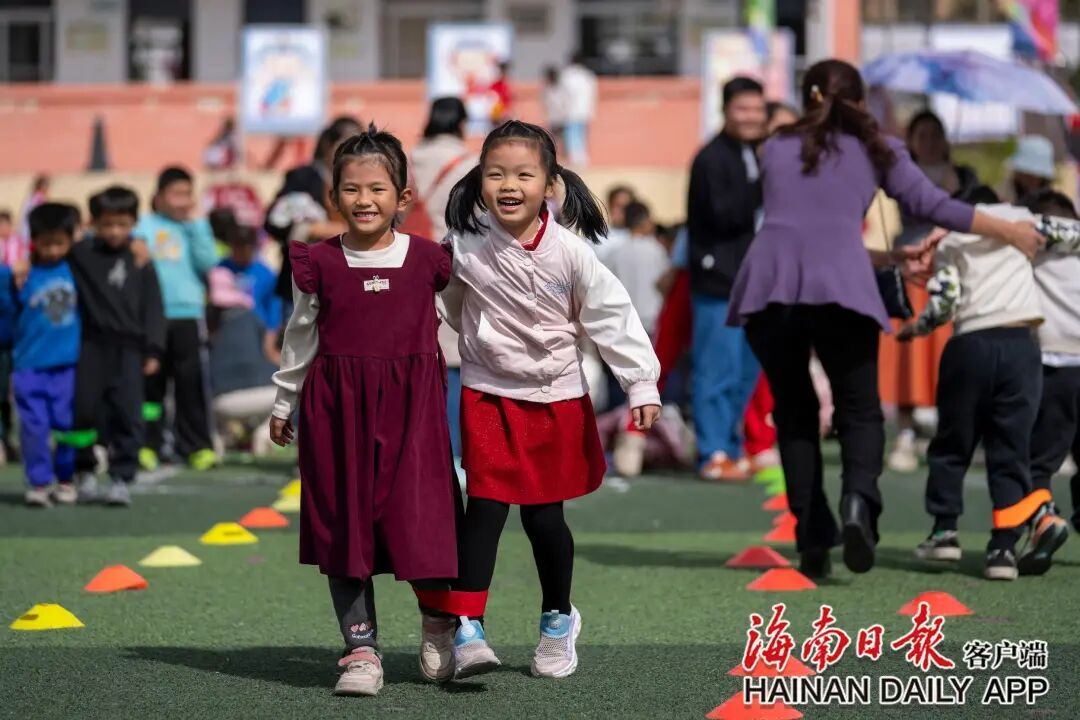 琼中中小学校体育场寒假“开门迎客”(图1)